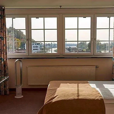 Donauhof 3*